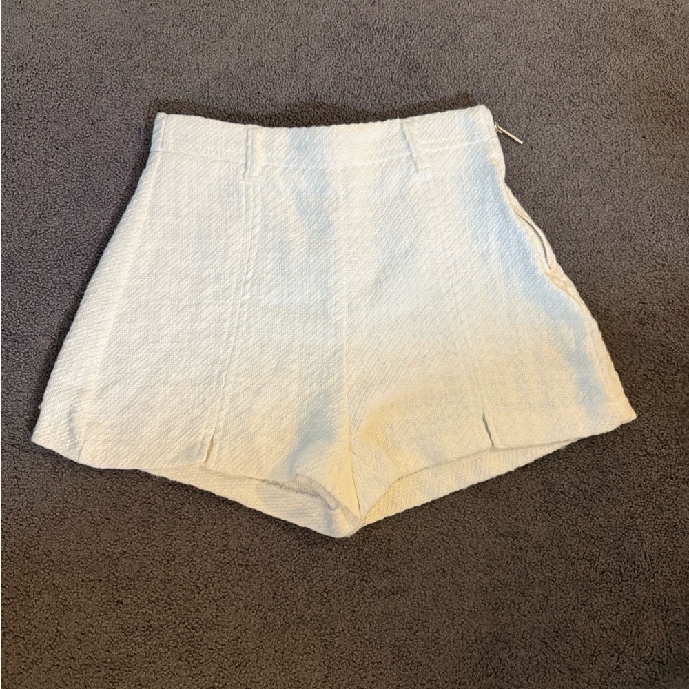 Bershka white shorts size small
